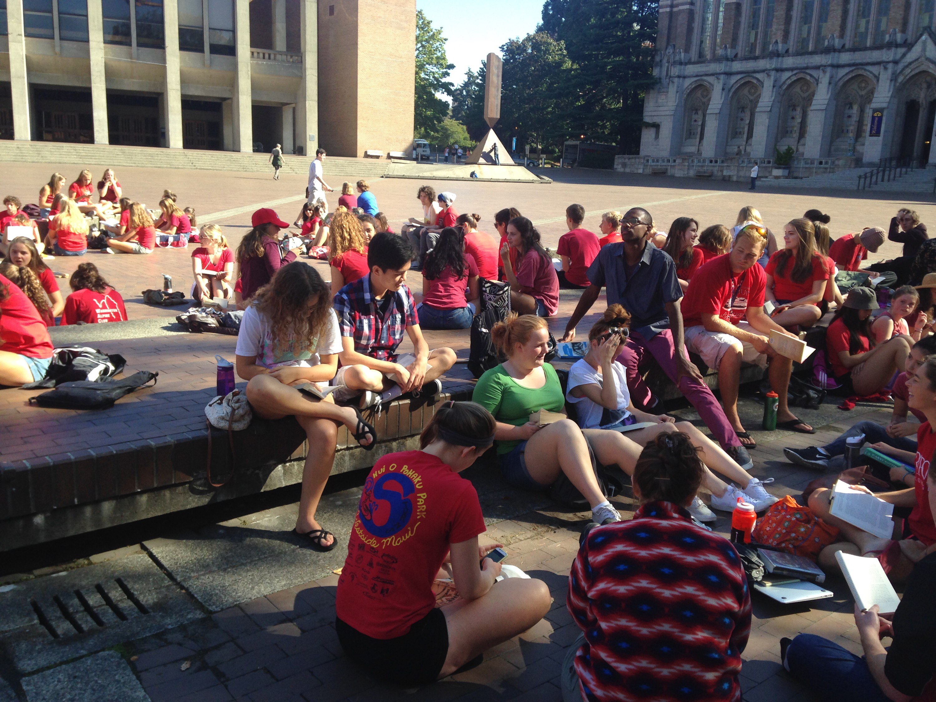 Students Show Solidarity with Read In at UW